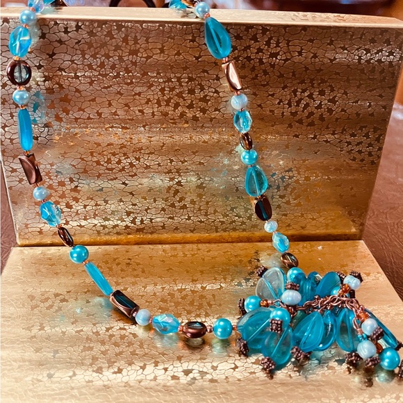Artisan Crafted Aqua blue multi crystal Lariat necklace with matching Bracelet - Picture 13 of 13